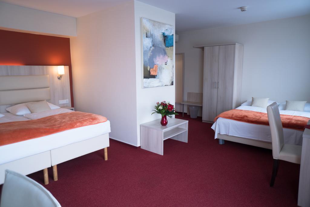 Hotel Roedelheimer Hof - Am Wasserturm Frankfurt pe Main Cameră foto