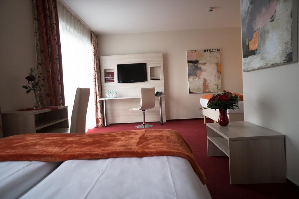 Hotel Roedelheimer Hof - Am Wasserturm Frankfurt pe Main Cameră foto