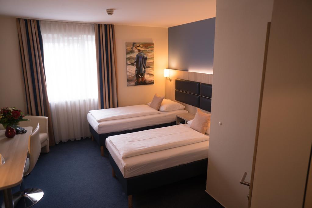 Hotel Roedelheimer Hof - Am Wasserturm Frankfurt pe Main Cameră foto